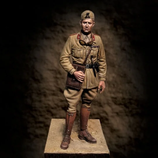 Italian Officer Libia 1940, 1/35 - Royal Model RM854