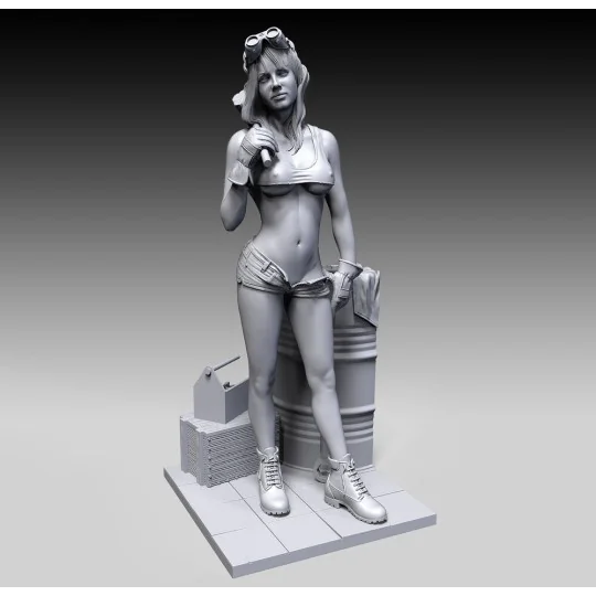 Garage girl, 1/35 - Royal Model RM856