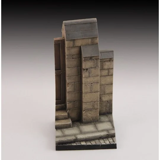 Base with wall and road, 1/32 - Royal Model RM921