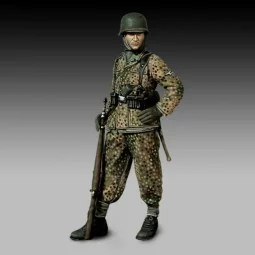 German soldier with rifle, 1/48 - Royal Model RM922