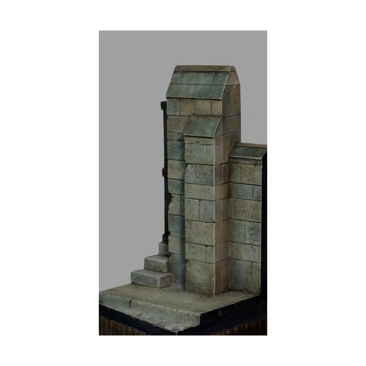Base with wall and road, 1/32 - Royal Model RM921