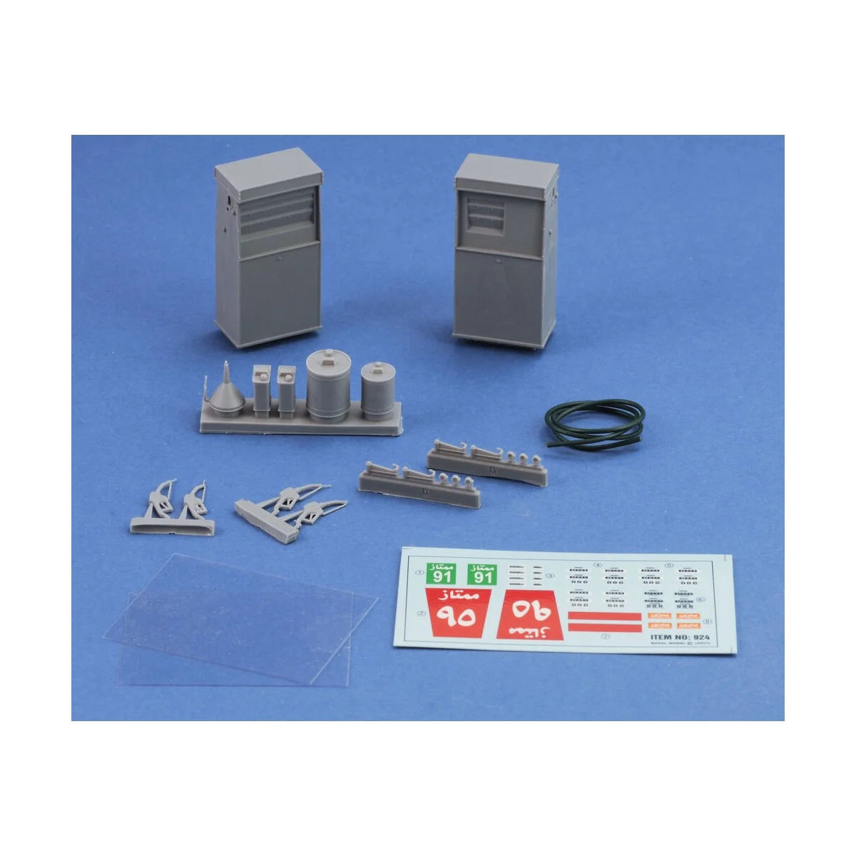Modern Gas pumps Mid Orient, 1/35 - Royal Model RM924
