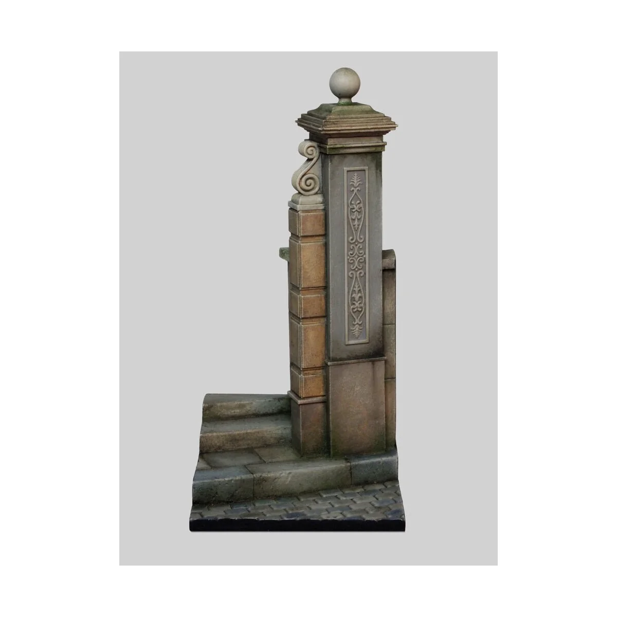 Base with column 'cm4x4', 1/32 - Royal Model RM947
