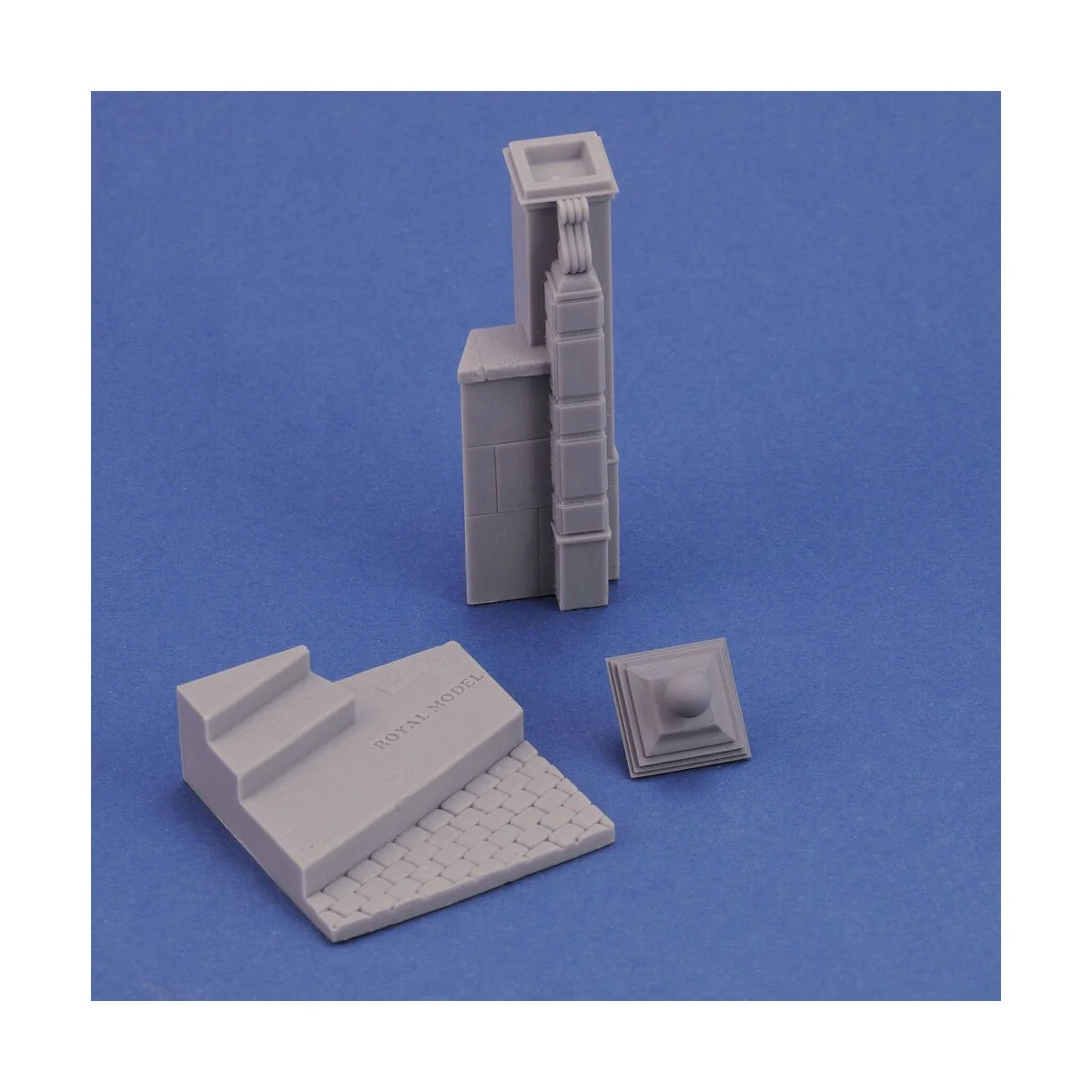 Base with column 'cm4x4', 1/32 - Royal Model RM947