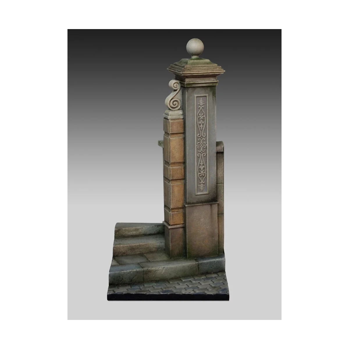 Base with column 'cm4x4', 1/32 - Royal Model RM947