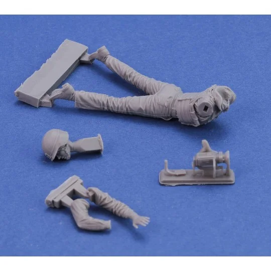 War Reporter, 1/35 - Royal Model RM960