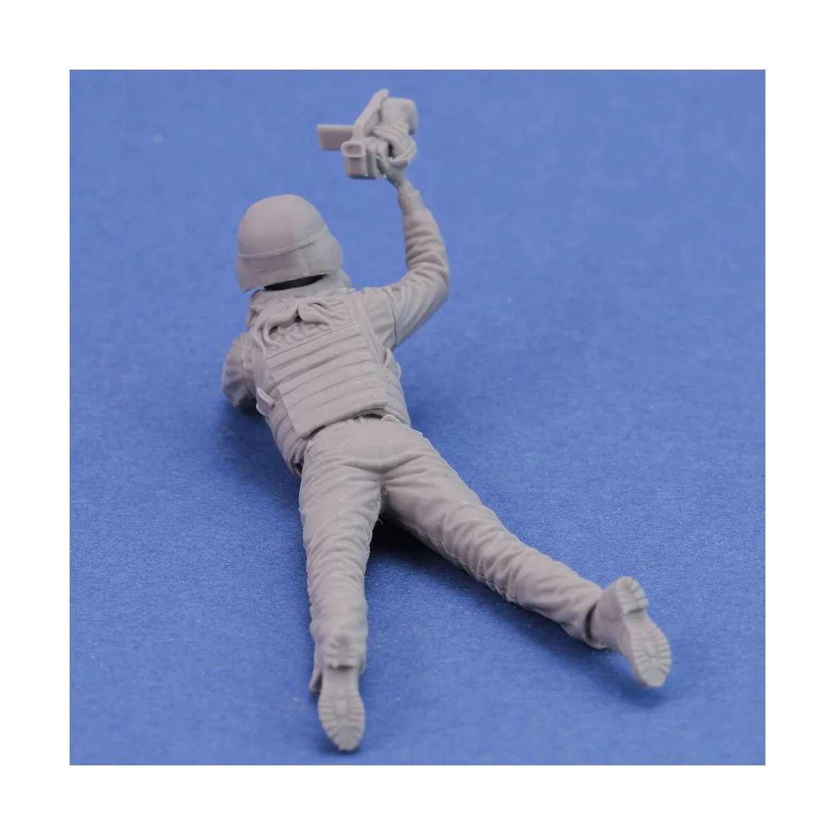 War Reporter, 1/35 - Royal Model RM960