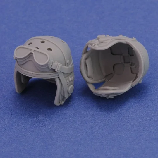U.S. tanker helmets WWII - 2 pcs., 1/16 - Royal Model RM987
