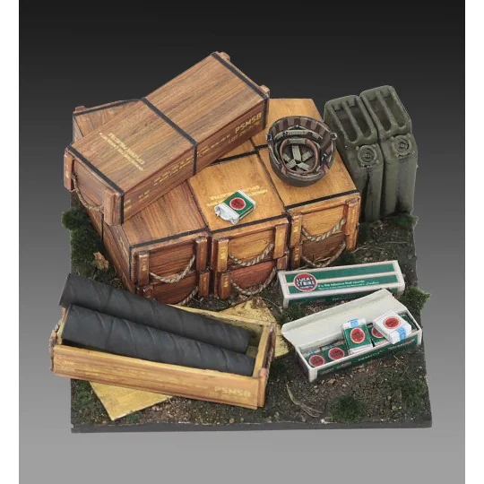 Base with 105 mm Ammo with Cases cm4x4 - Royal Model RM992