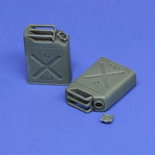 U.S. jerry cans-WWII 2 pcs, 1/16 - Royal Model RM1044
