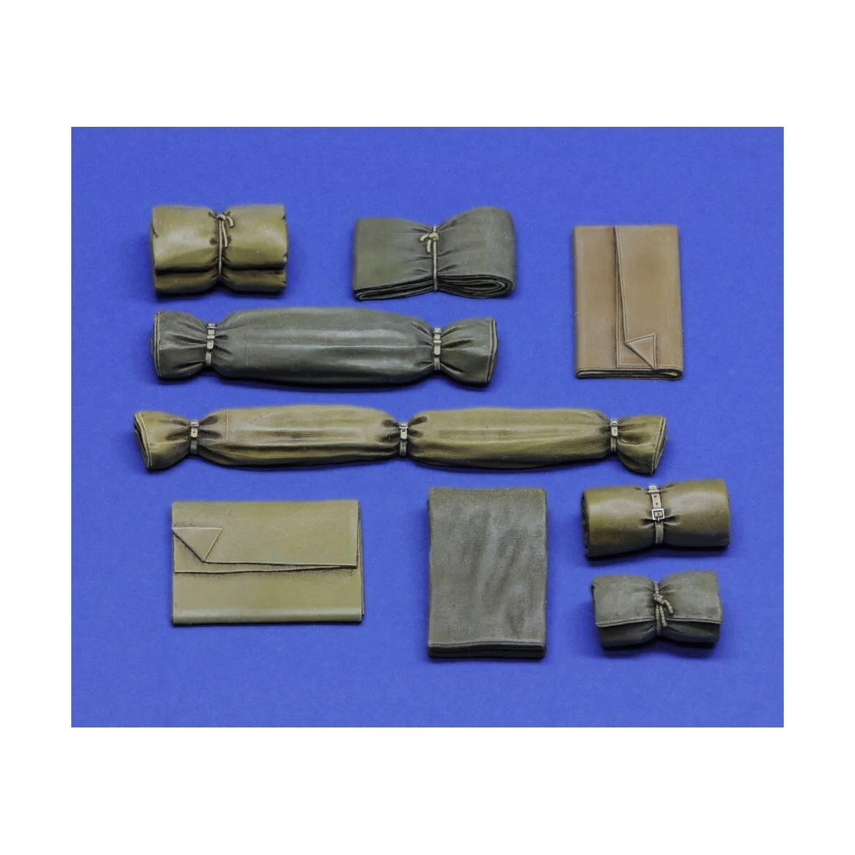 Tentpacks and bedrolls part 2, 1/16 - Royal Model RM1063