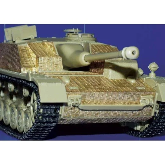SD.KFZ. 163 Sturmgeschütz IV Zimmerit Fotoätzsatz, 1/35 - Eduard Ac...