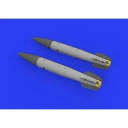 B43-1 Nuclear Weapon w/SC43-3/-6 tail assembly, 1/48 - Eduard Acces...