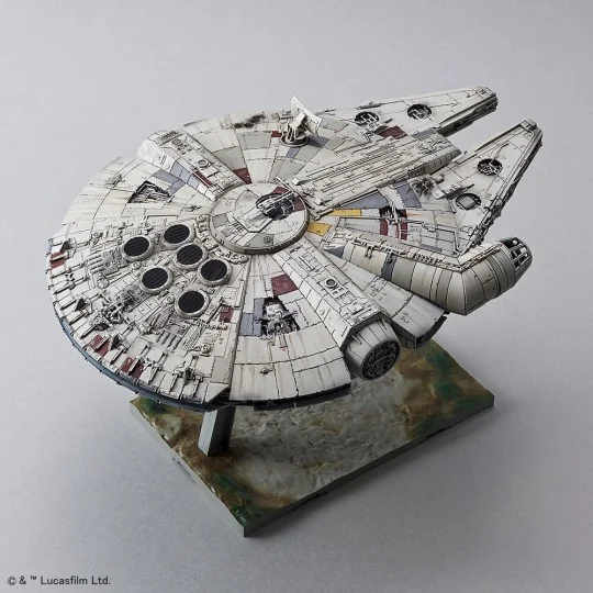 Bandai Millennium Falcon, 1/144 - Revell 1211