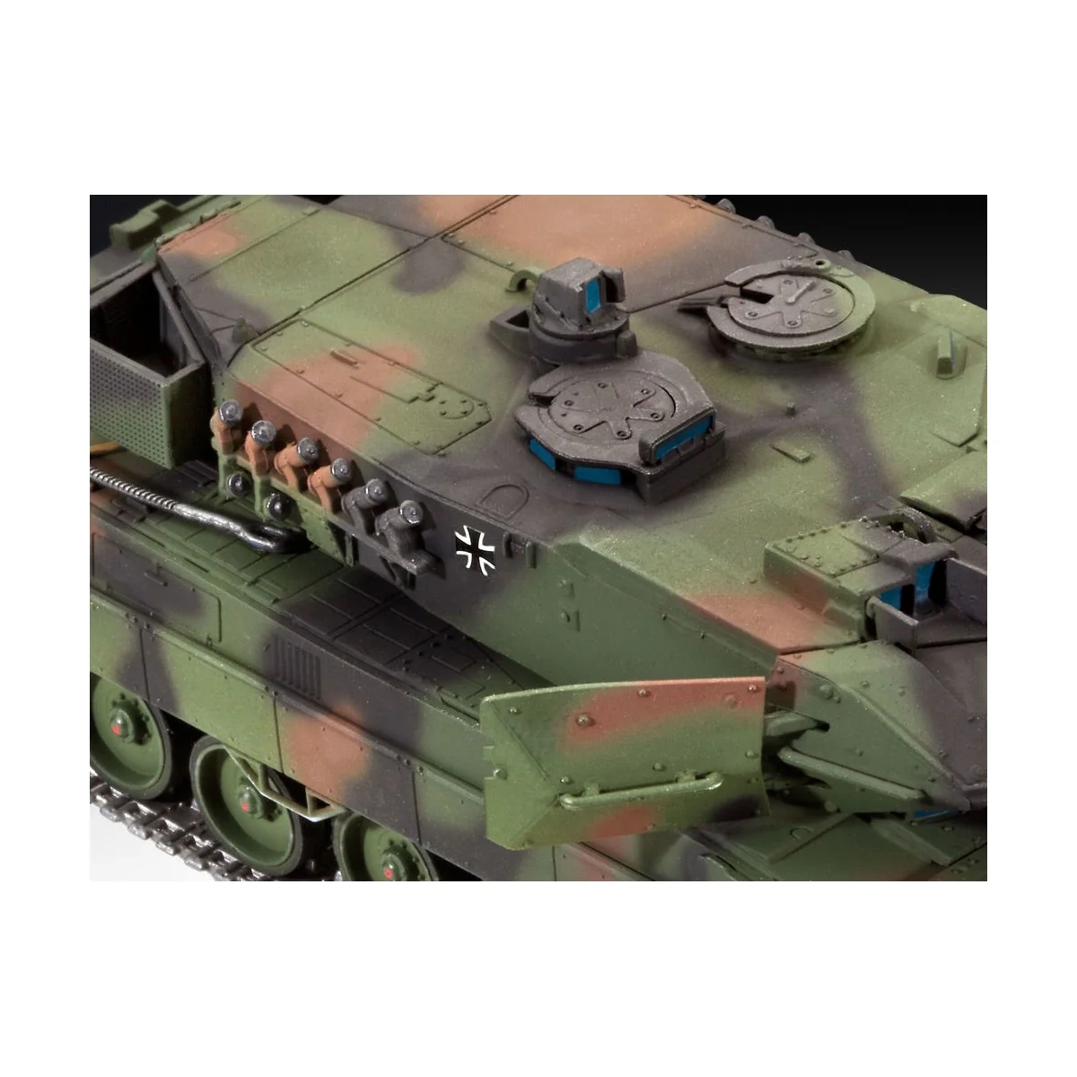 Leopard 2A6/A6M, 1/72 - Revell 03180