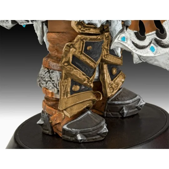 World of Warcraft The Orc Thrall, 1/16 - Revell 03516