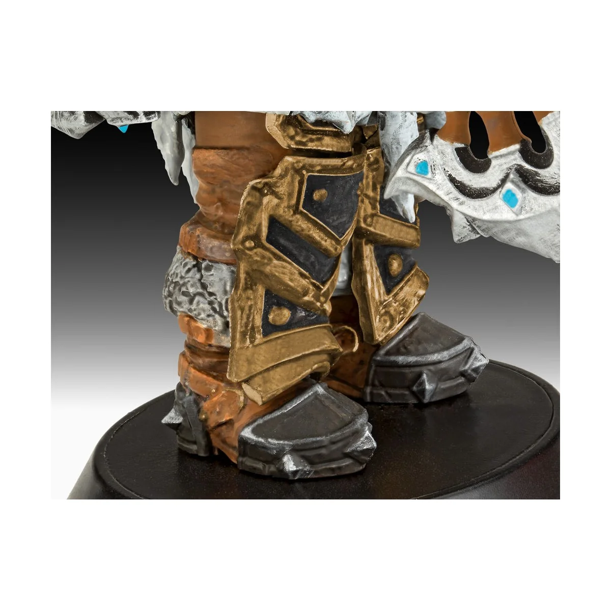 World of Warcraft The Orc Thrall, 1/16 - Revell 03516