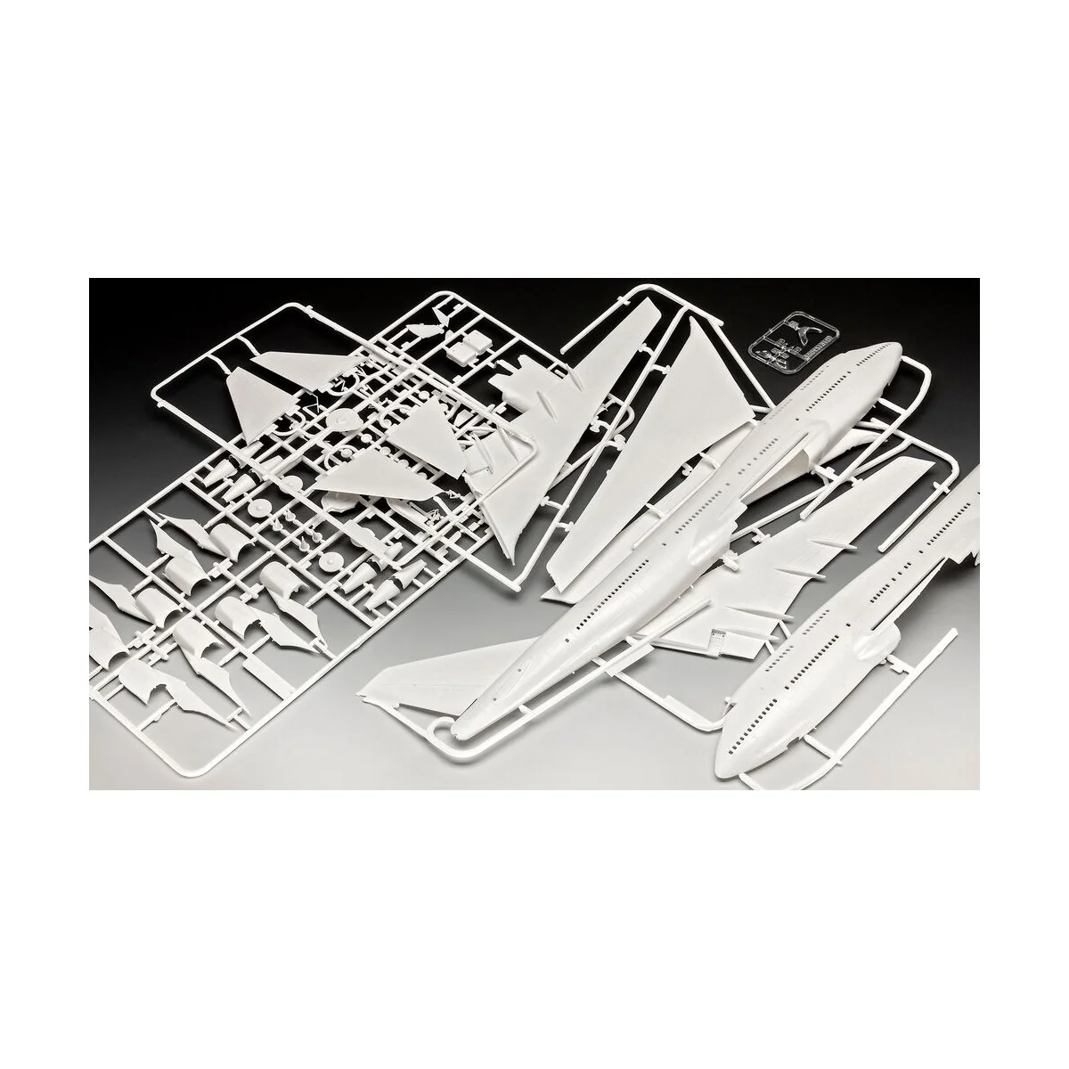 IRON MAIDEN Ed Force One - Boeing 747-400, 1/144 - Revell 03780