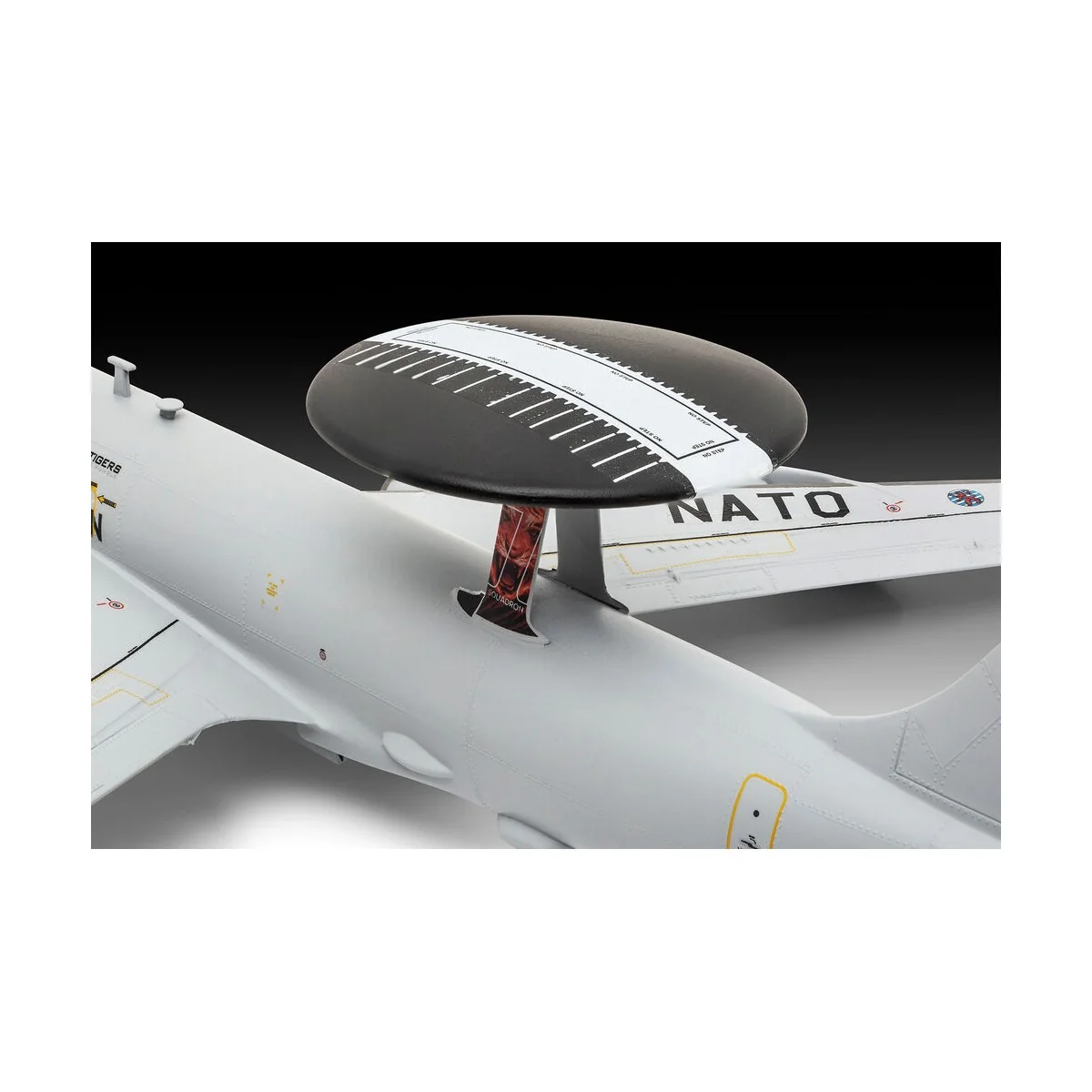 Boeing E-3A, 1/144 - Revell 03794