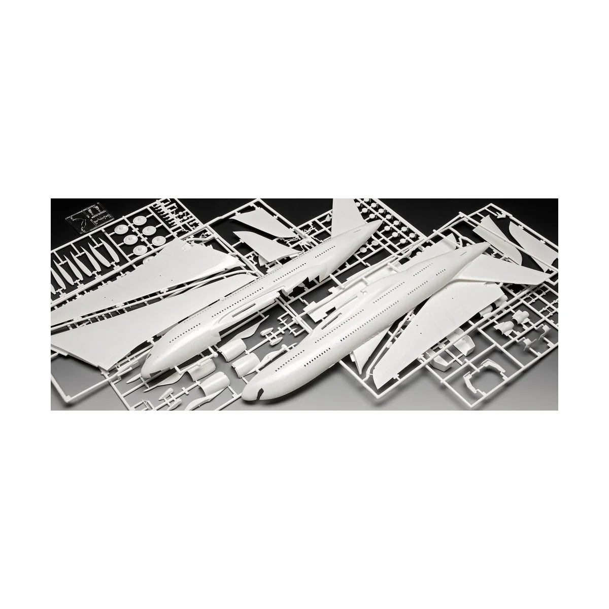 Airbus A380-800 Lufthansa New Li, 1/144 - Revell 03872