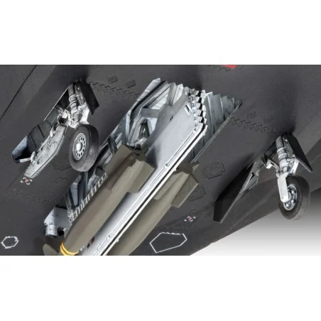 F-117A Nighthawk Stealth Fighter, 1/72 - Revell 03899