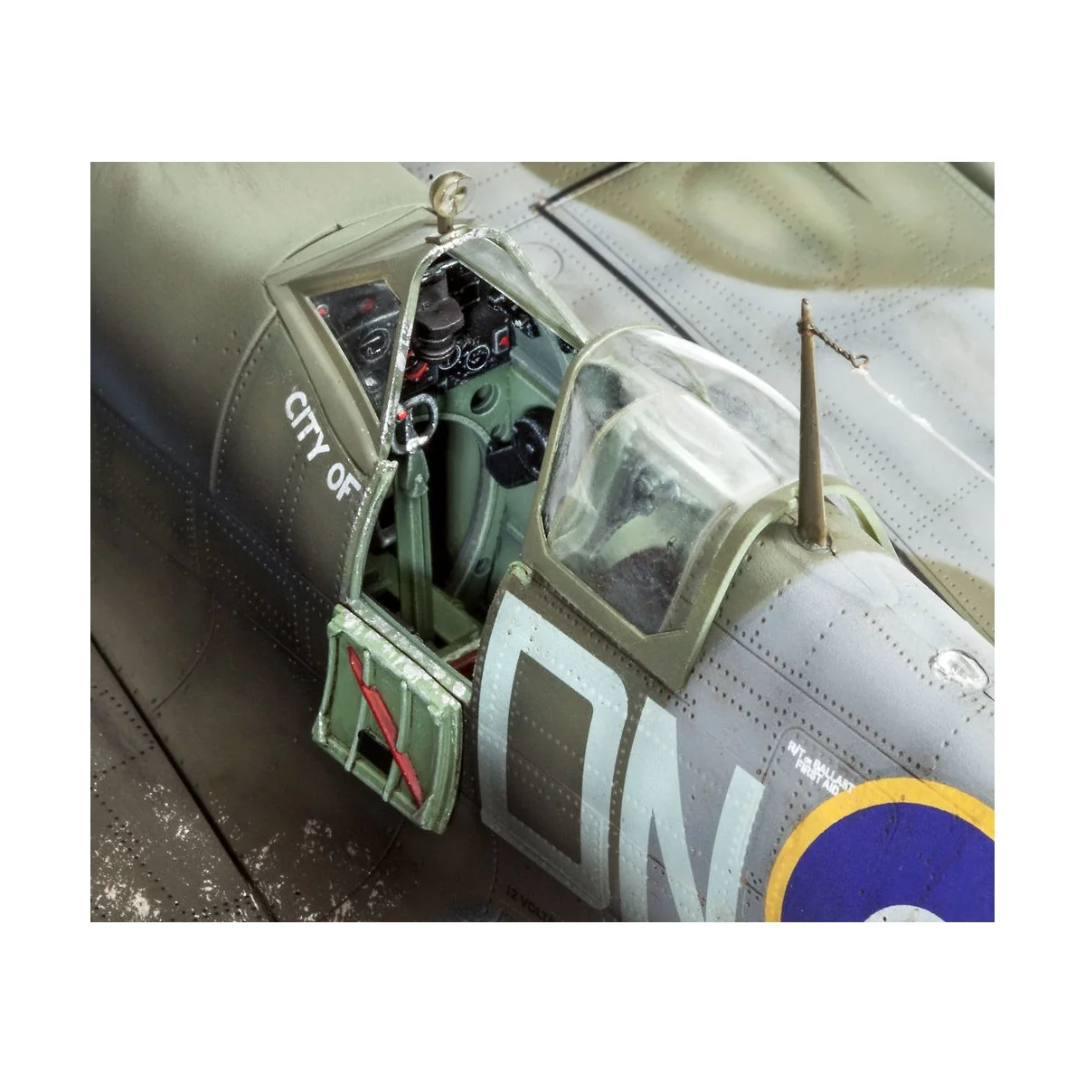 Supermarine Spitfire Mk.IXc, 1/32 - Revell 03927