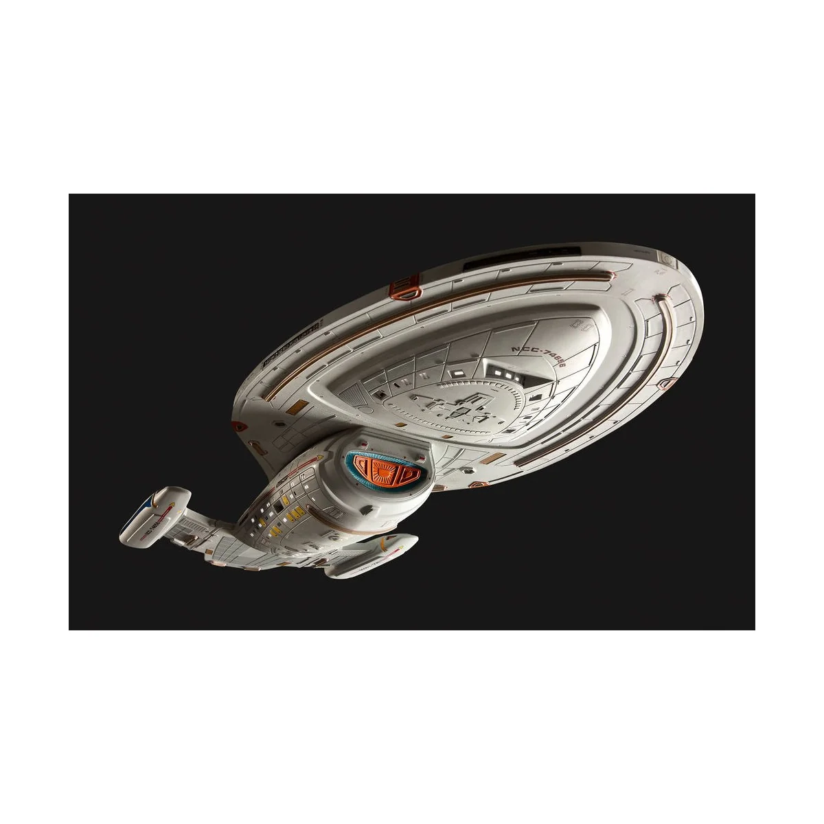 U.S.S. Voyager, 1/670 - Revell 04992