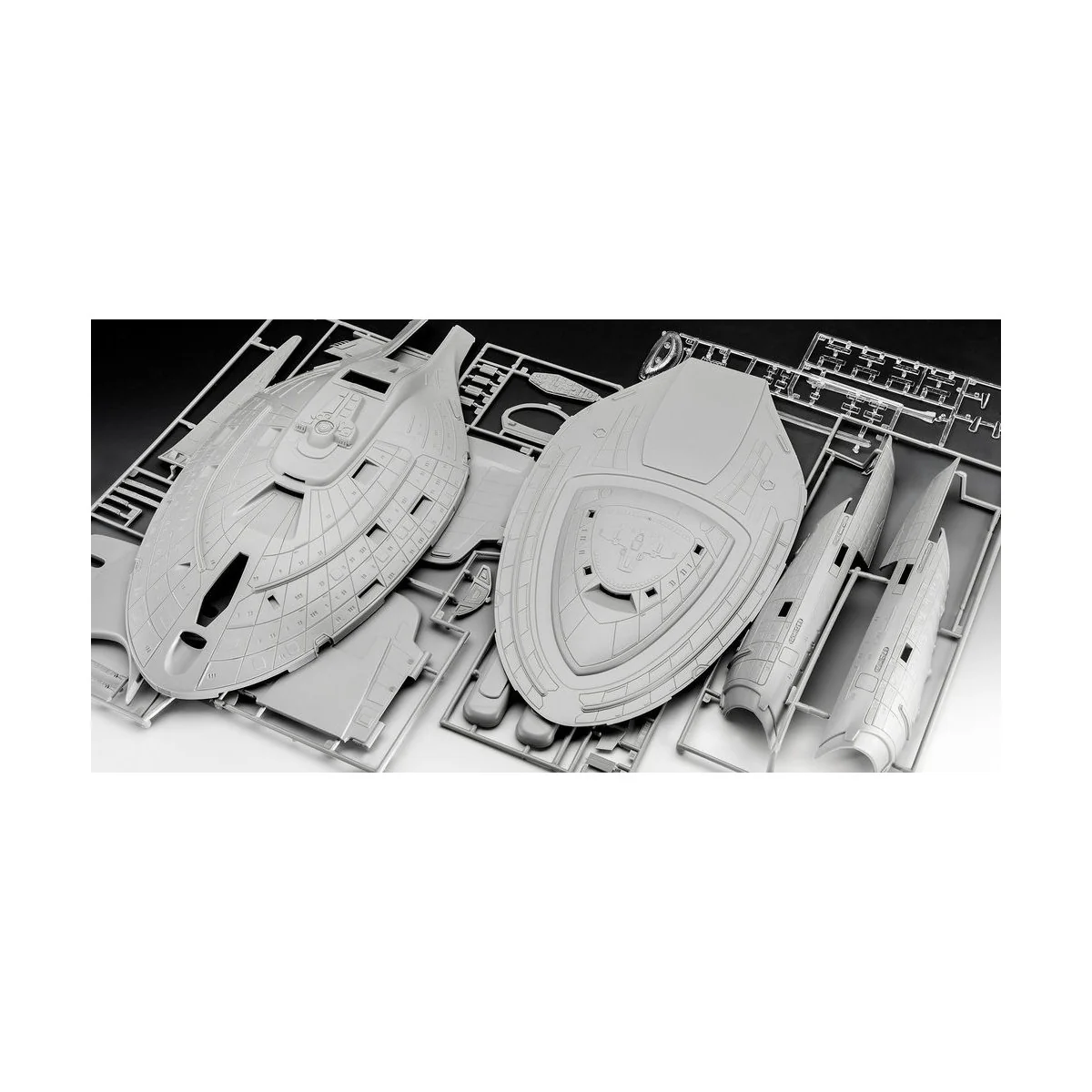 U.S.S. Voyager, 1/670 - Revell 04992