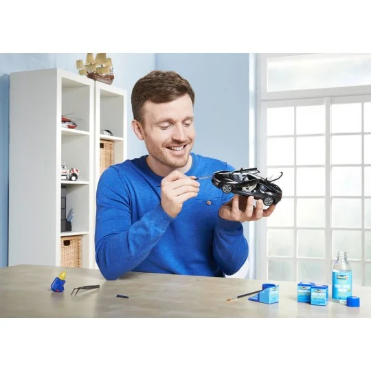 BMW i8, 1/24 - Revell 07008