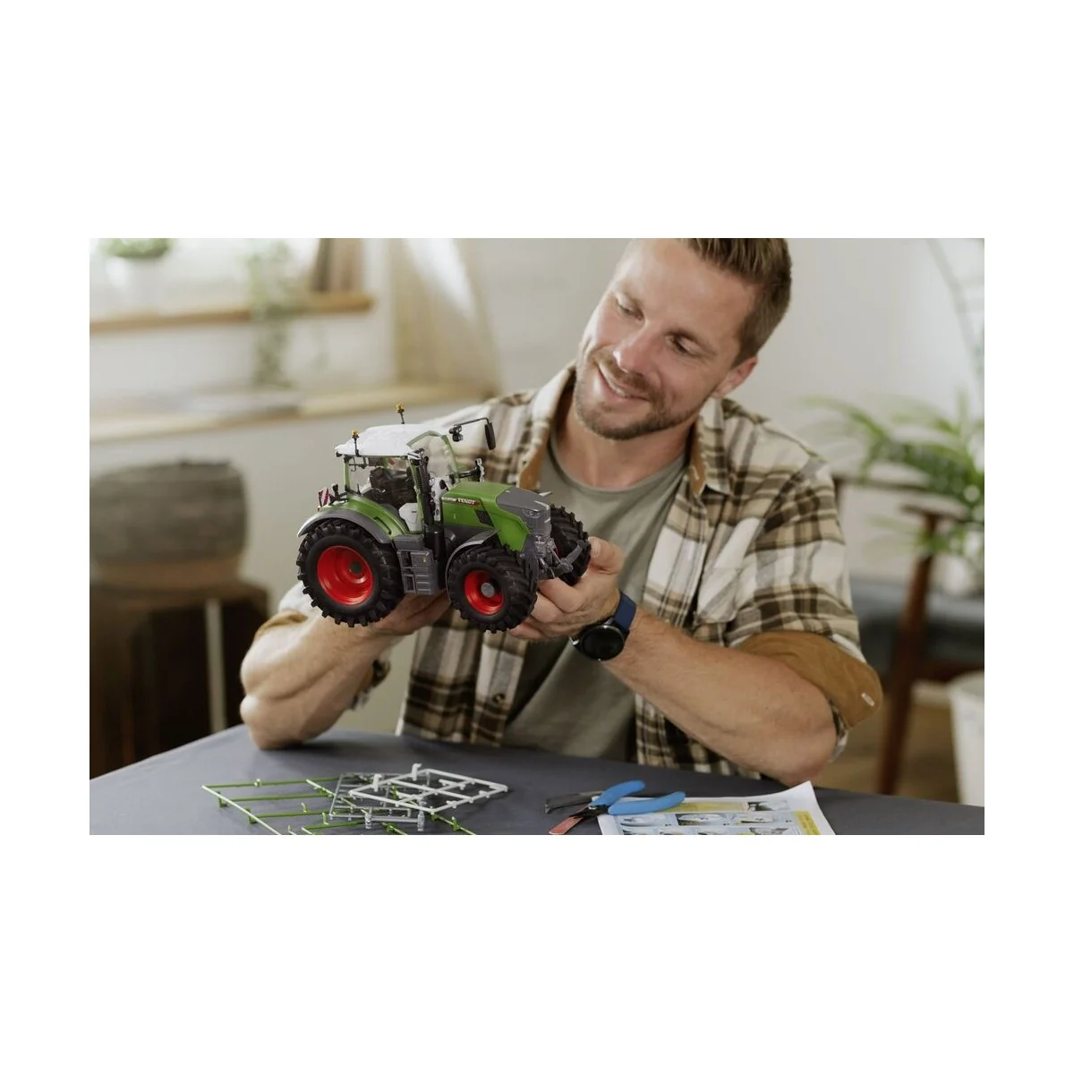 Fendt 728 Vario, 1/20 - Revell 07827