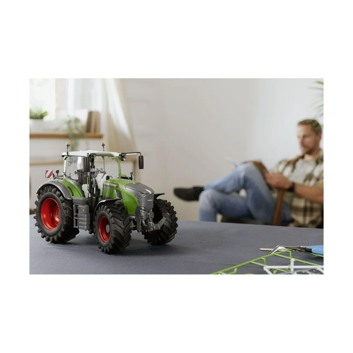 Fendt 728 Vario, 1/20 - Revell 07827