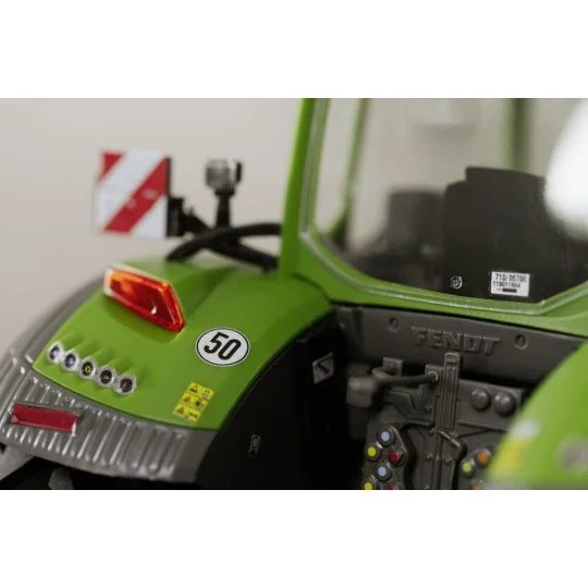 Fendt 728 Vario, 1/20 - Revell 07827