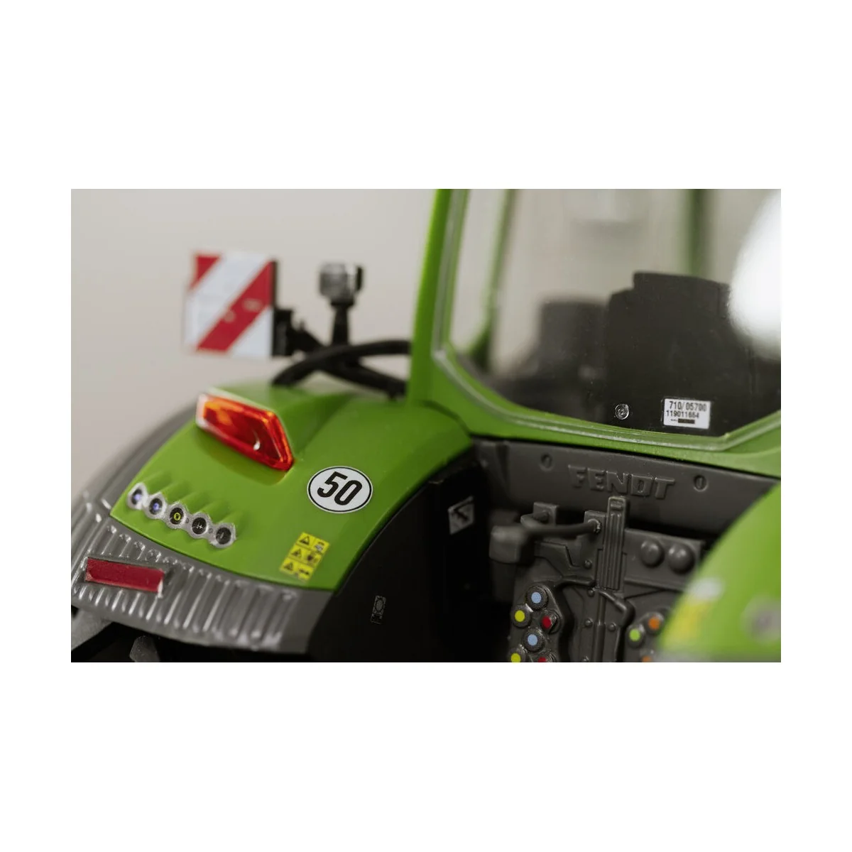 Fendt 728 Vario, 1/20 - Revell 07827