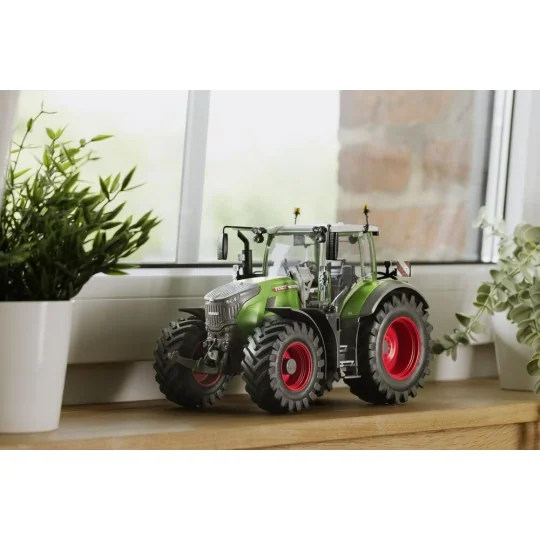 Fendt 728 Vario, 1/20 - Revell 07827
