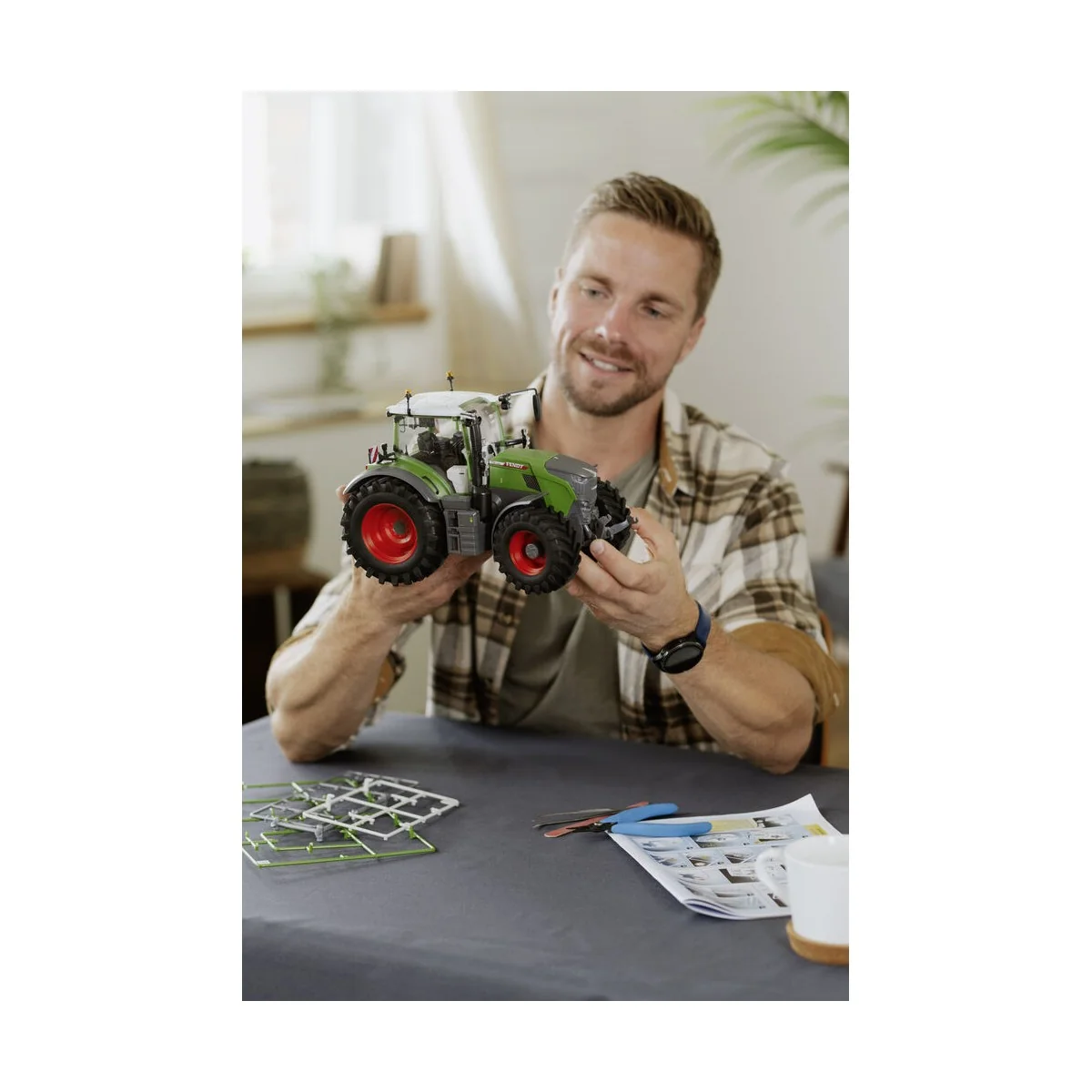 Fendt 728 Vario, 1/20 - Revell 07827