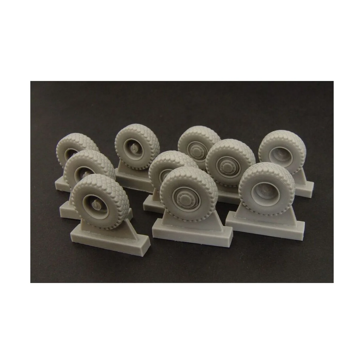 T-815-2 ARMAX baloon wheels, 1/87 - Hauler HLR87139