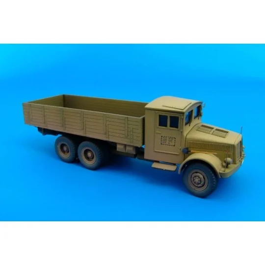 TATRA T111 einheintsfahrerhaus, 1/87 - Hauler HLR87118