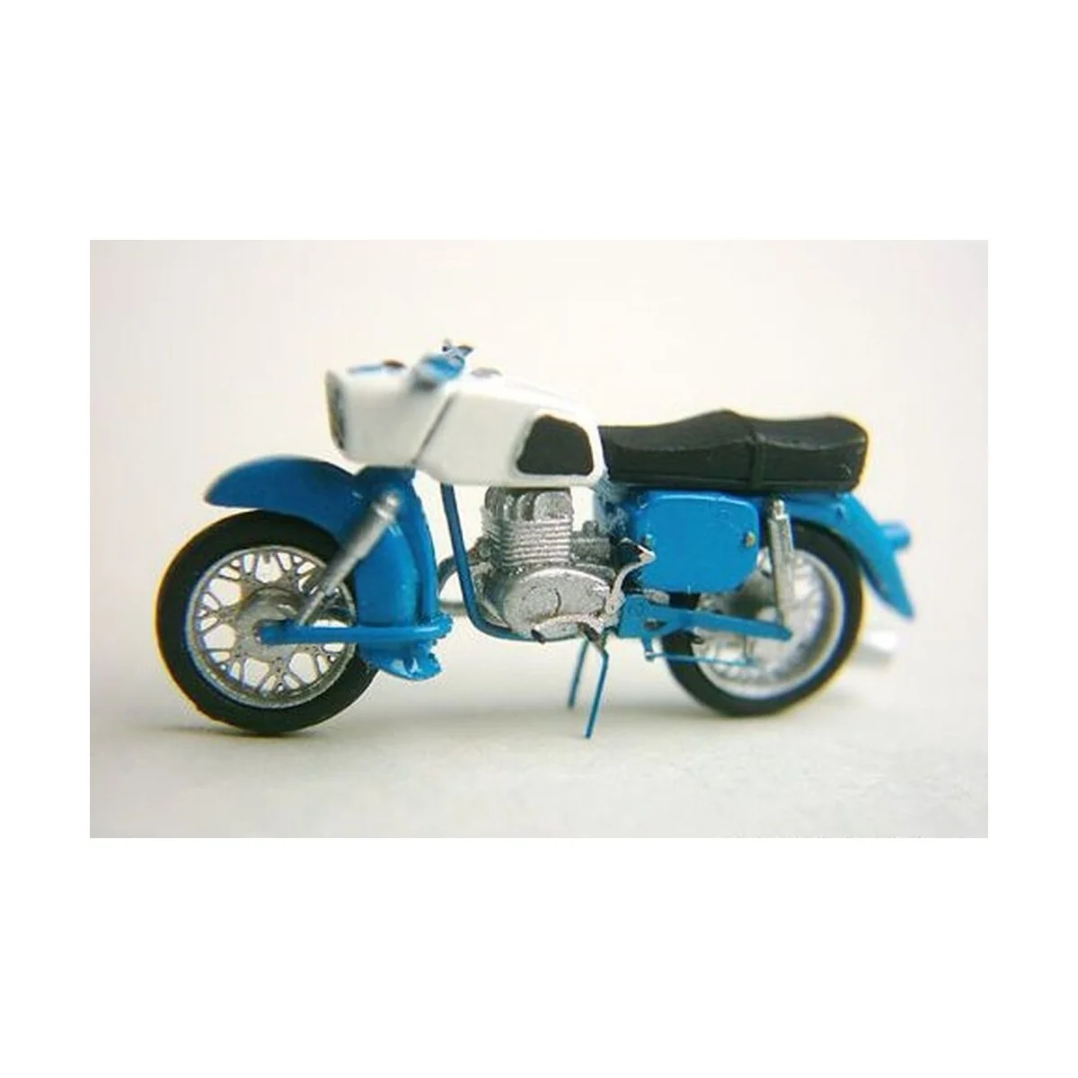MZ 250-civil version, 1/87 - Hauler HLR87167