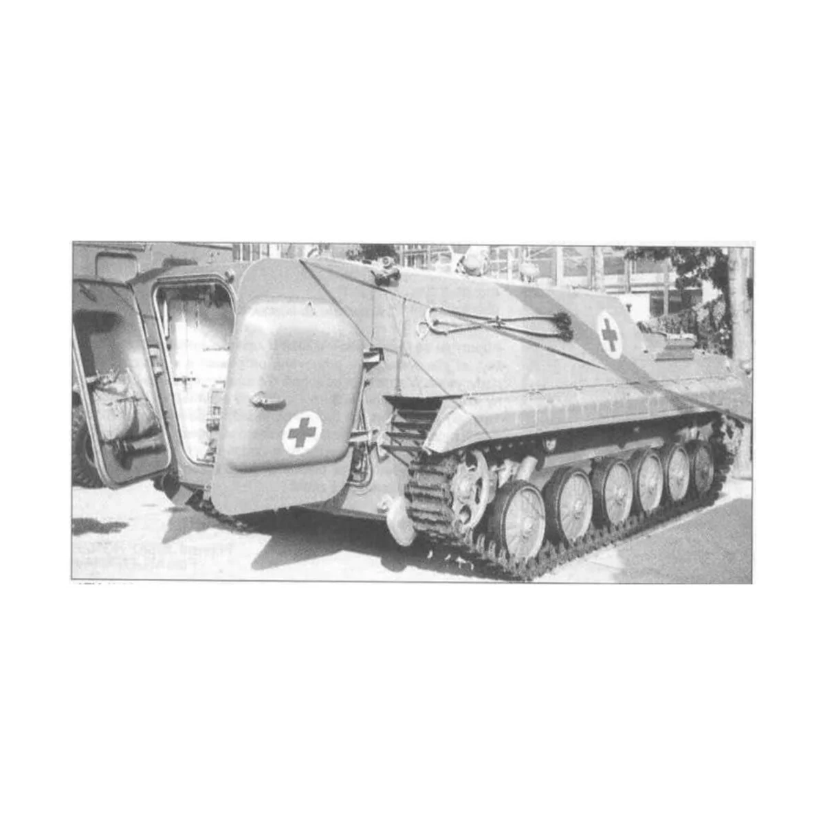 BMP-1 ambulance, 1/120 - Hauler HTT120025