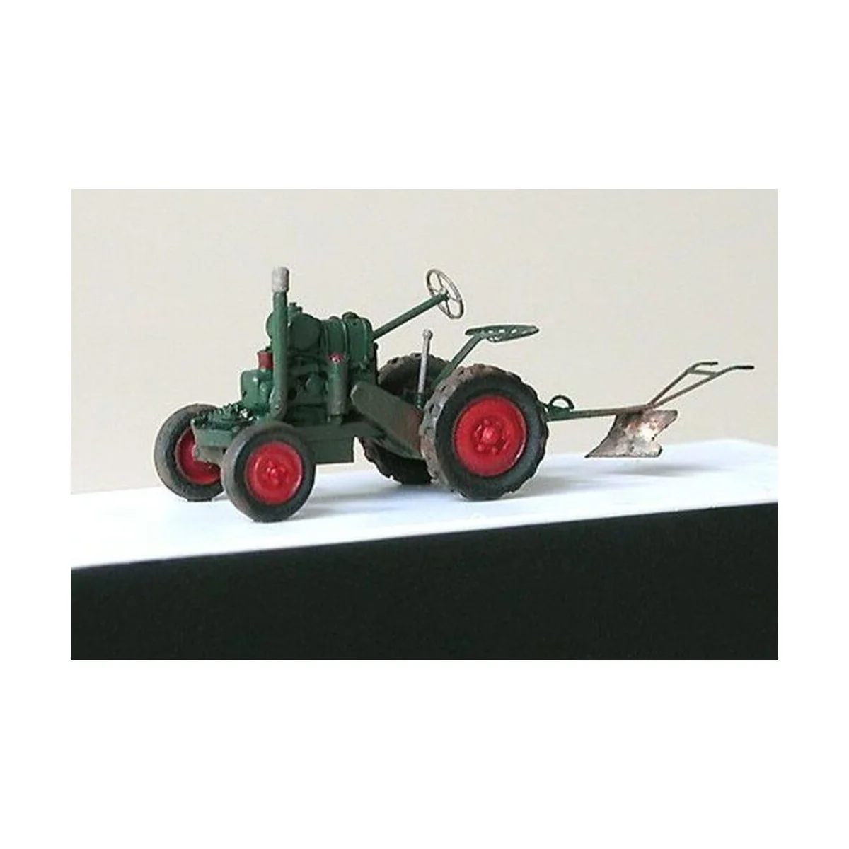 Tractor Svoboda with plow year1937, 1/120 - Hauler HTT120057