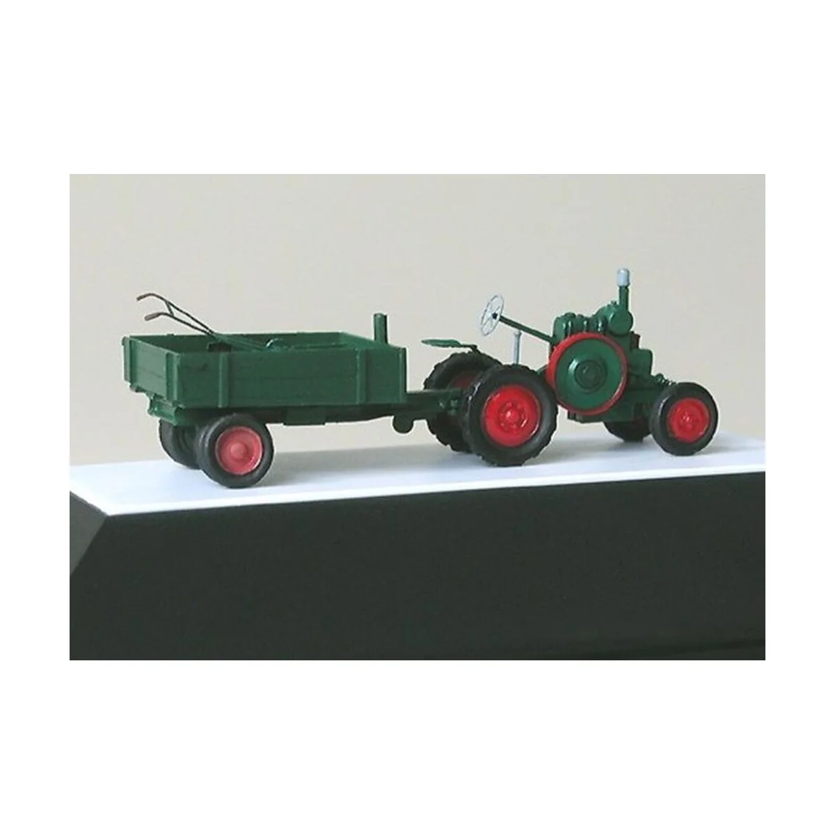 Tractor Svoboda with trailer, 1/120 - Hauler HTT120067