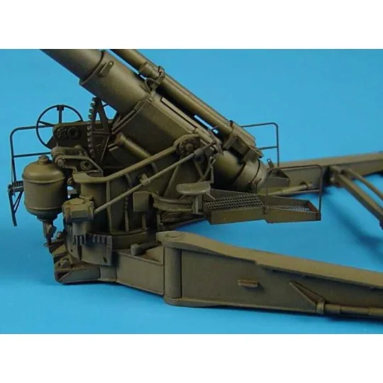 M1 240mm howitzer IN FIRE POSITION, 1/72 - Hauler HLP72006