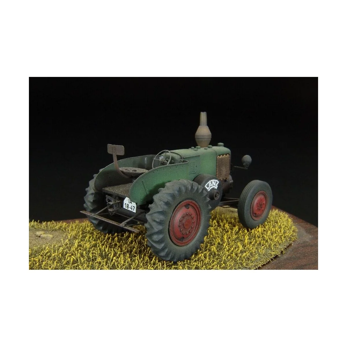Lanz Bulldog 30HP, 1/72 - Hauler HLP72018