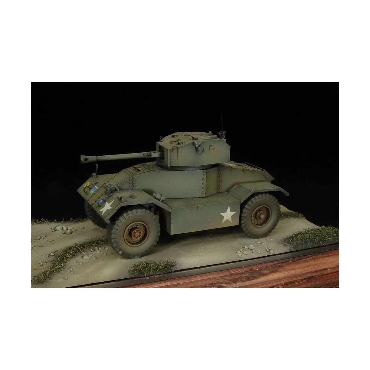 AEC Mk III armored vehicle, 1/72 - Hauler HLP72023