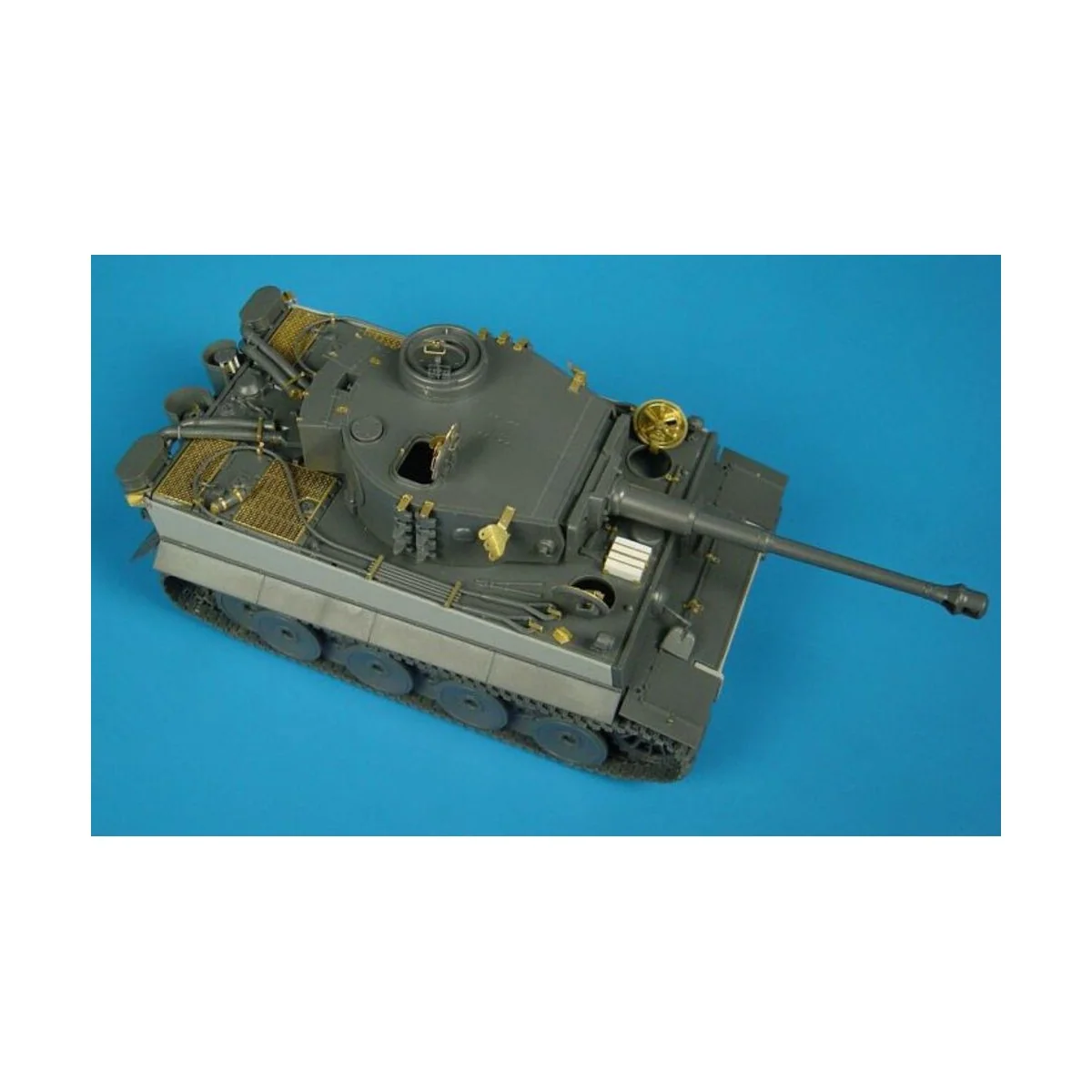 TIGER I ausf E, 1/48 - Hauler HLX48007