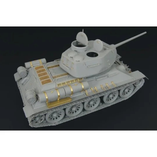 T-34-85 1944 Flattened Turret, 1/48 - Hauler HLX48151