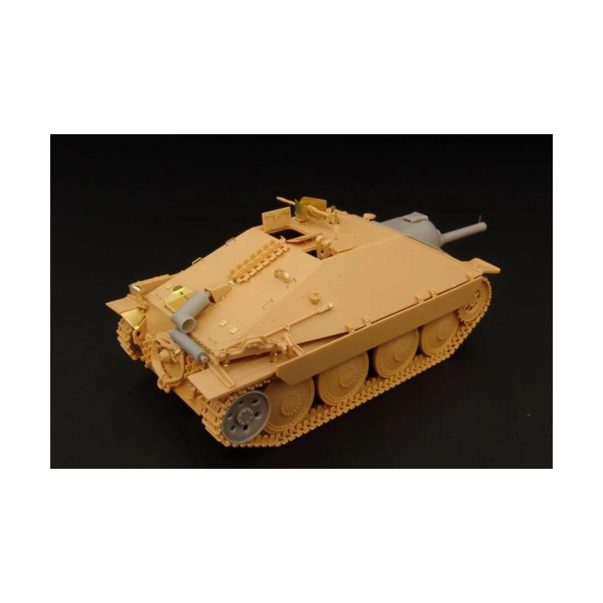 Flammpanzer 38(t) Hetzer, 1/48 - Hauler HLX48219