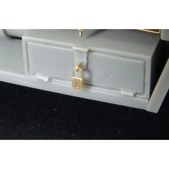 PADLOCKS, 1/48 - Hauler HLX48242