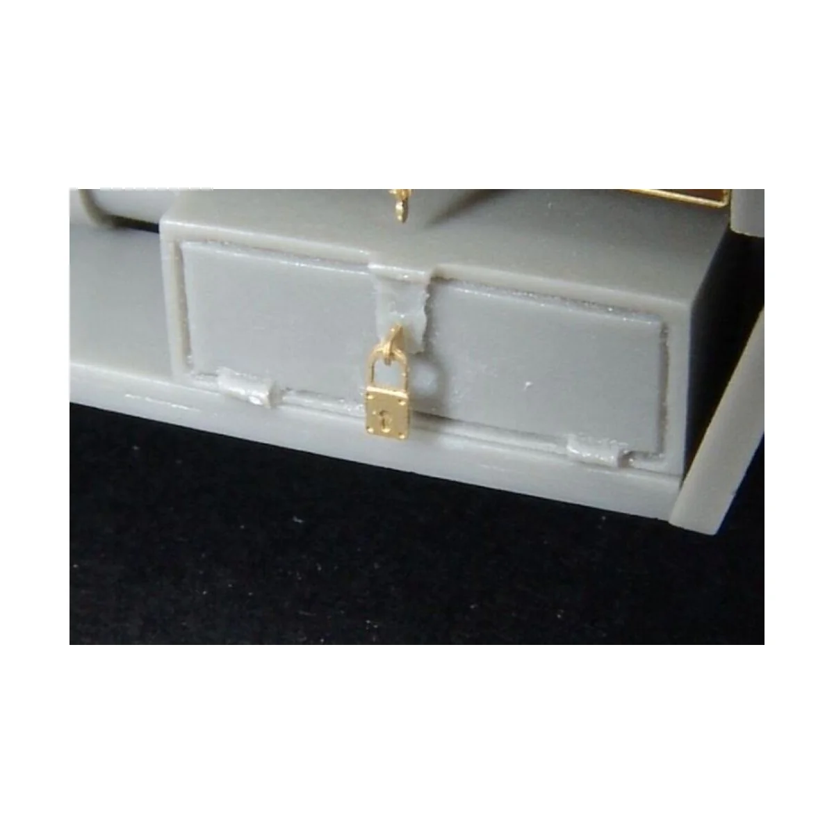 PADLOCKS, 1/48 - Hauler HLX48242