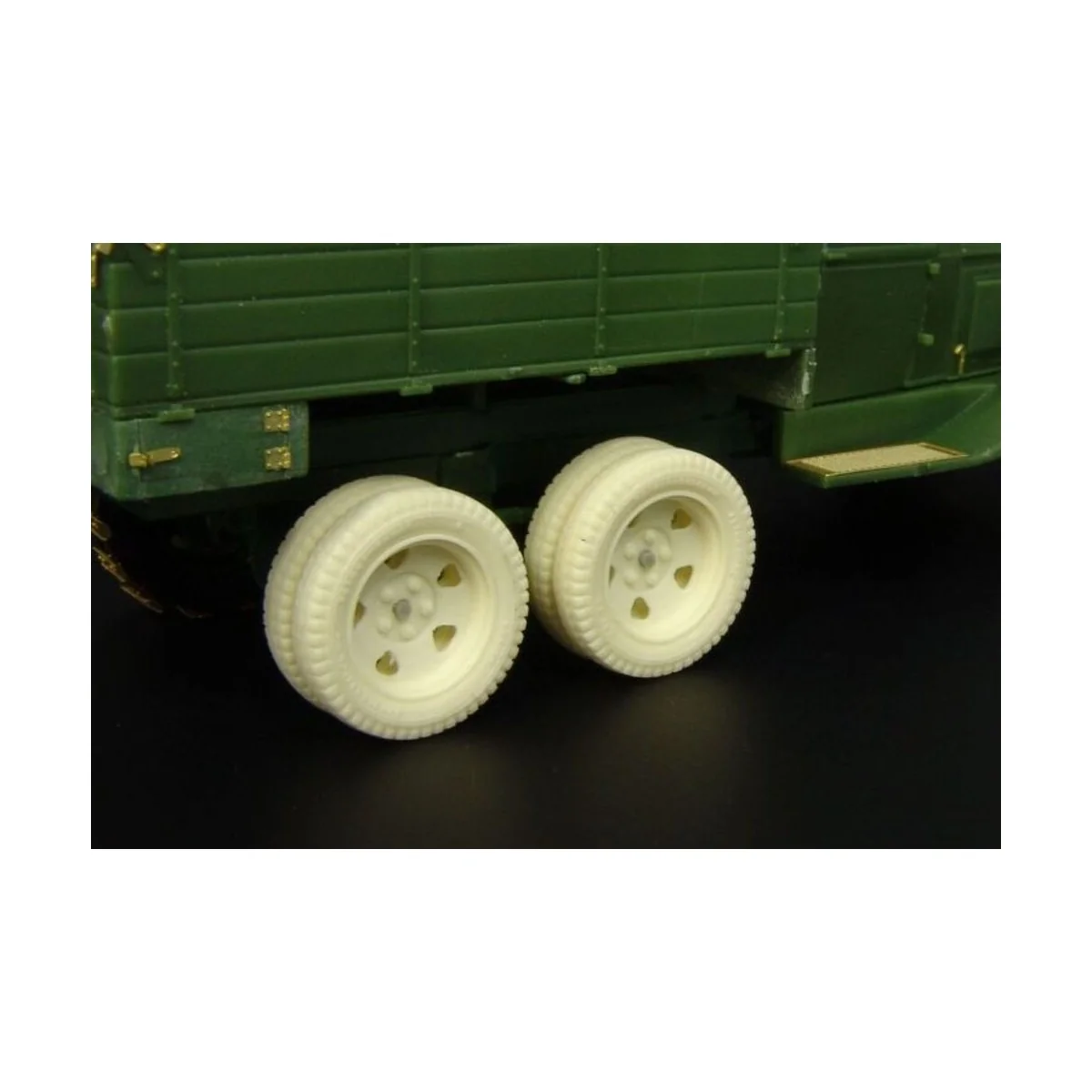 Gaz-AAA wheels, 1/48 - Hauler HLX48268